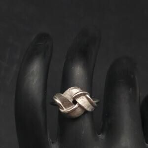 Vintage Avon 1973 French Twist Ring Silver Tone Size 4.75
